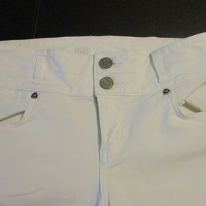 Kut From The Kloth W 28 x L 32